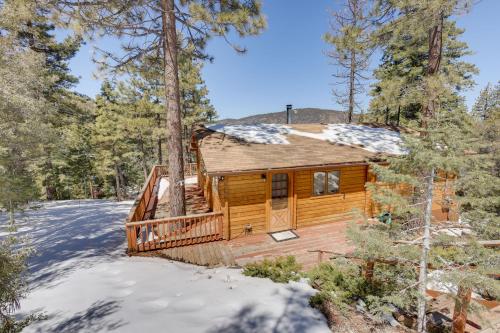 Pine Mountain Club Cabin Rental with Pool Access!