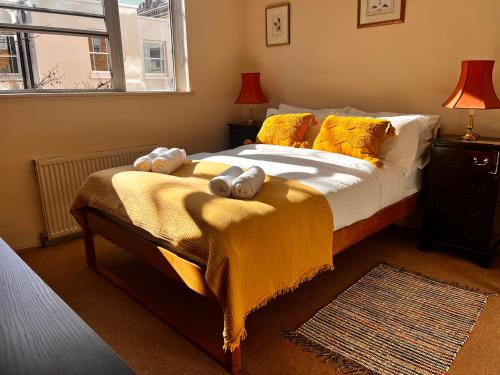 Hyde Park Great for Families 2beds & 2baths flat Fantastic location!, Londyn