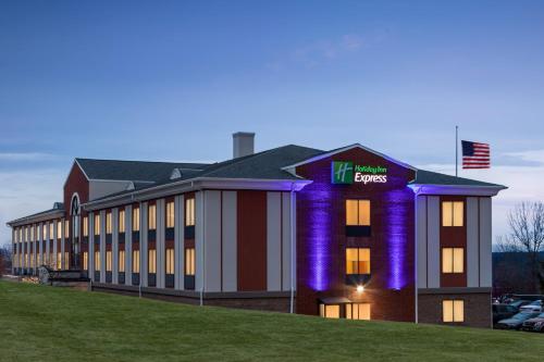 B&B Rensselaer - Holiday Inn Express & Suites East Greenbush Albany-Skyline an IHG Hotel - Bed and Breakfast Rensselaer