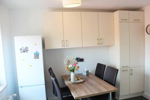 2 Zimmer Wohnung, Wallbox, Balkon, zentral in Himmelpforten