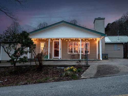Hibernation Station in Bryson City, USA