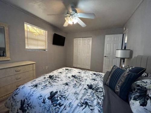 Beach Break House by the Surf in Daytona Beach, USA