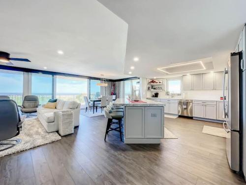 New Smyrna Luxury Beachfront Condo in New Smyrna Beach, USA
