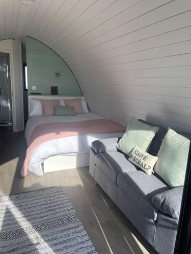 Gaoth na Mara pod in Doolin