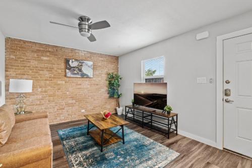 Evonify Stays - Hyde Park Apartments - UTEXAS