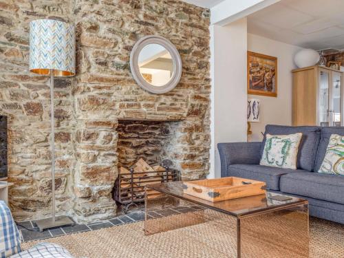 Bumblebee Cottage - image 11
