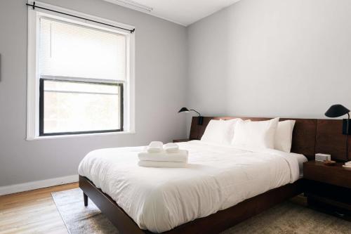 Spacious CWE 3BR near BJC by Zencity - image 9