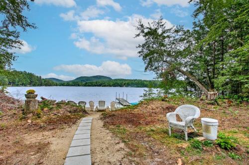 Hartford Cottage with Dock and Private BCH on Bear Pond - image 8