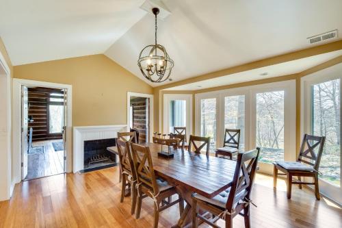 Spacious Prospect Cottage with Deck and Scenic Views in Prospect, USA