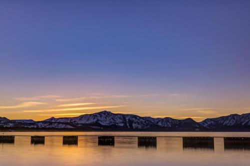 South Lake Chalet-Boutique Suite-Minutes to Heavenly & Lake Tahoe