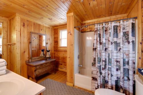 Smoky Mountain Cabin with View From Hot Tub and Deck! - image 13