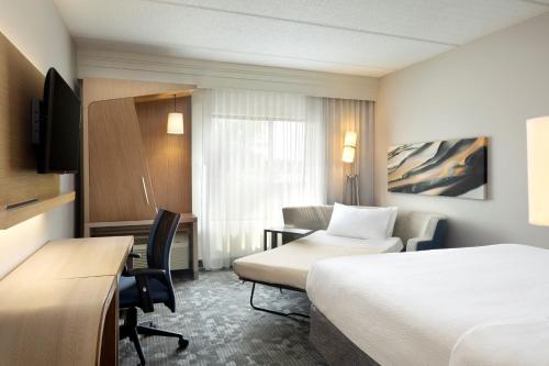 King Room with Sofa Bed