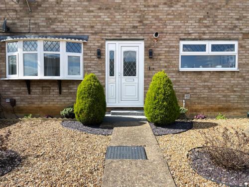 Vista exterior, Bright, Airy & Beautifully Decorated 3 Bedroom Home in Kettering