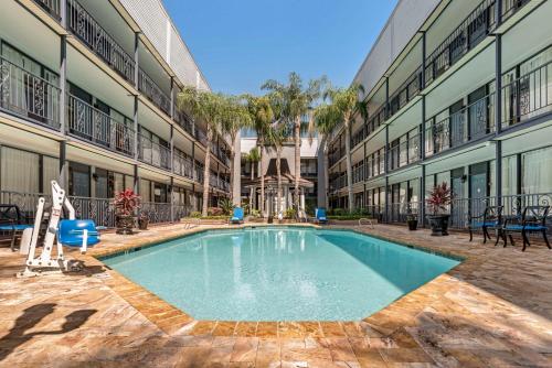 Best Western Plus Westbank - image 14