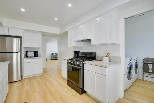Home Between Los Angeles & Disney! Patio, Yard - モンテベロ, CA
