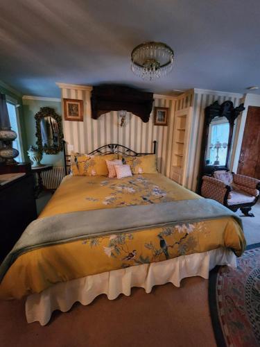 House of 1833 Bed and Breakfast in Mystic City Center