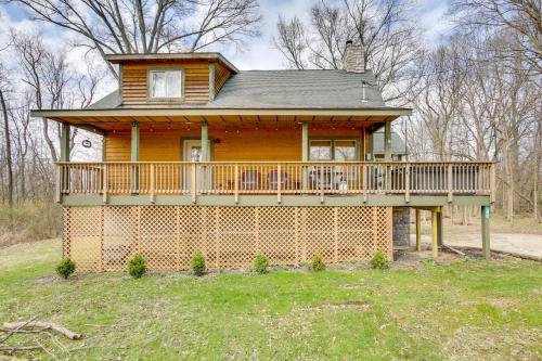 Spacious Buckeye Lake Home with Hot Tub and Fire Pit!