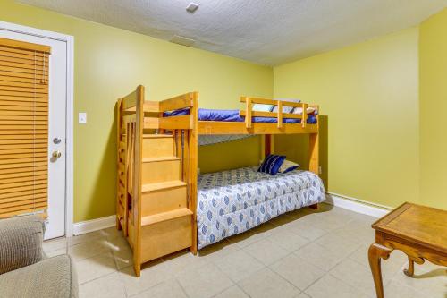 Spacious Buckeye Lake Home with Hot Tub and Fire Pit! in Buckeye Lake, USA