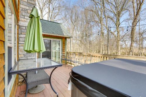 Spacious Buckeye Lake Home with Hot Tub and Fire Pit!