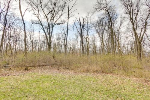 Spacious Buckeye Lake Home with Hot Tub and Fire Pit! in Buckeye Lake, USA