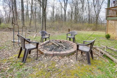 Spacious Buckeye Lake Home with Hot Tub and Fire Pit!