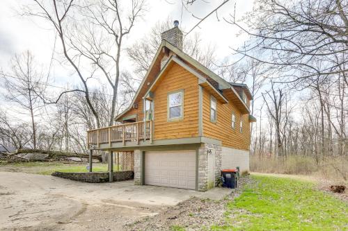 Spacious Buckeye Lake Home with Hot Tub and Fire Pit!