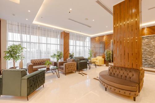 Lobby, The Seasons Hotel in Bani Abdul Ashal
