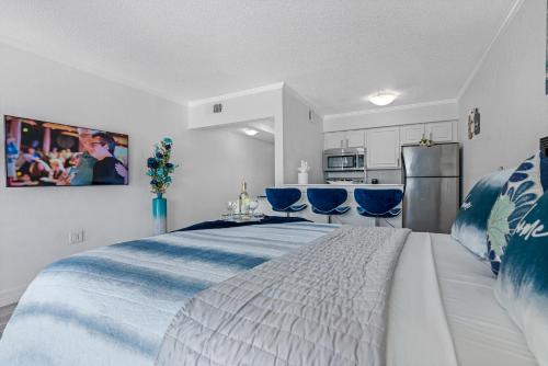 Forever Beach View Sailport Resort Condos Tampa in Tampa, USA