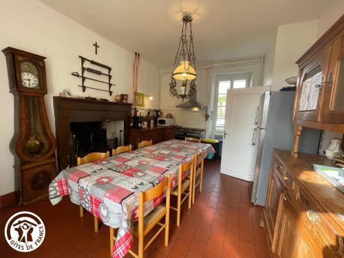 Gîte Le Champ-Saint-Père, 4 pièces, 8 personnes - FR-1-426-239