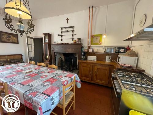 Gîte Le Champ-Saint-Père, 4 pièces, 8 personnes - FR-1-426-239