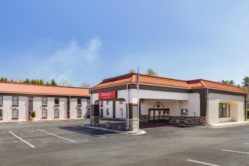 Ramada by Wyndham Hendersonville - image 11