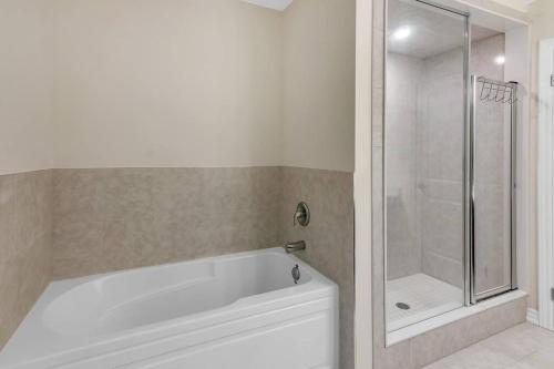 Treasure in Brant - 4 Bedroom Detached House, Paris (photo 2)