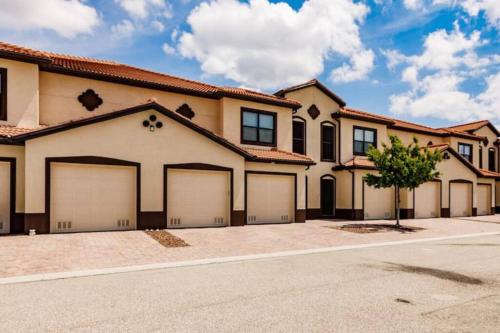 Pristine Ranch Townhome *Community Pool * WiFi * BBQ