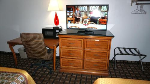 Lakes Inn