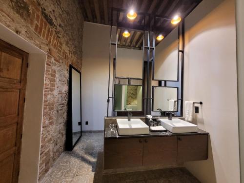 446430677 Milo Collection Hotel