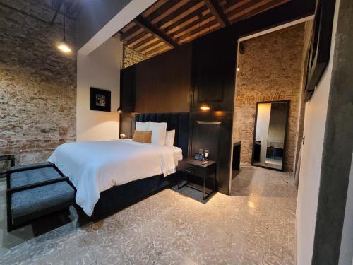 446430793 Milo Collection Hotel