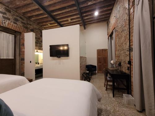 446431222 Milo Collection Hotel