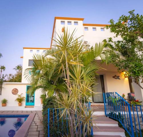 3 Bed 4 bath Ocean View with Heated Pool. in El Pueblito, Mexico