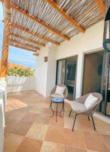 3 Bed 4 bath Ocean View with Heated Pool. in El Pueblito, Mexico