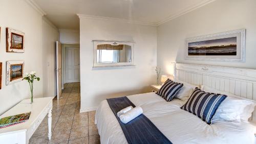 Illovo Beach Apartments at La Mer Illovo Beach Apartments at La Mer