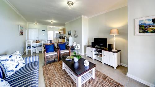 Illovo Beach Apartments at La Mer Illovo Beach Apartments at La Mer