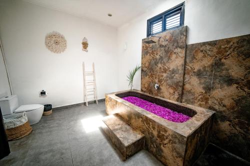 Saga Villas Oasis - Tap to explore photos