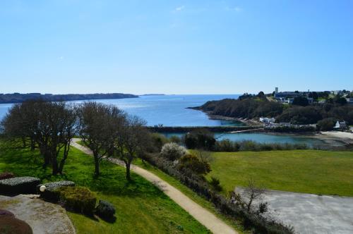 Hotel du Belvedere Located in Brest City Center, Hôtel du Belvédère is a perfect starting point from which to explore Brest. The hotel offers guests a range of services and amenities designed to provide comfort and c