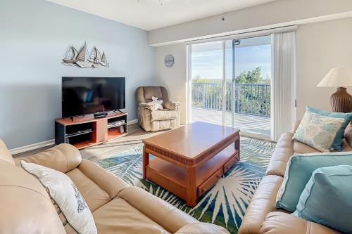 Oceanwalk 16-305 in New Smyrna Beach, USA
