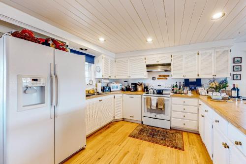 Mountain Vista - House & Barn in 梅莎維德