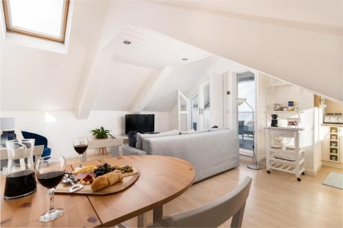 Stunning Views Over Mounts Bay With Balcony - Penzance