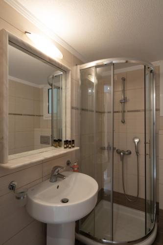 Hotel Sunshine - image 13