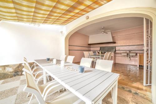 Villa Garrofer - Plusholidays - image 4