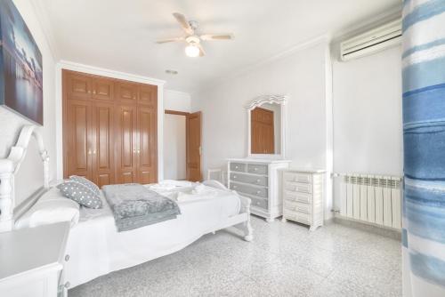 Villa Garrofer - Plusholidays - image 2