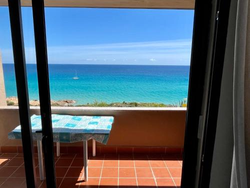 Vistas, Casa Smeralda, Sea View beachfront SouthSardiniaHolidays in Santa Margherita di Pula
